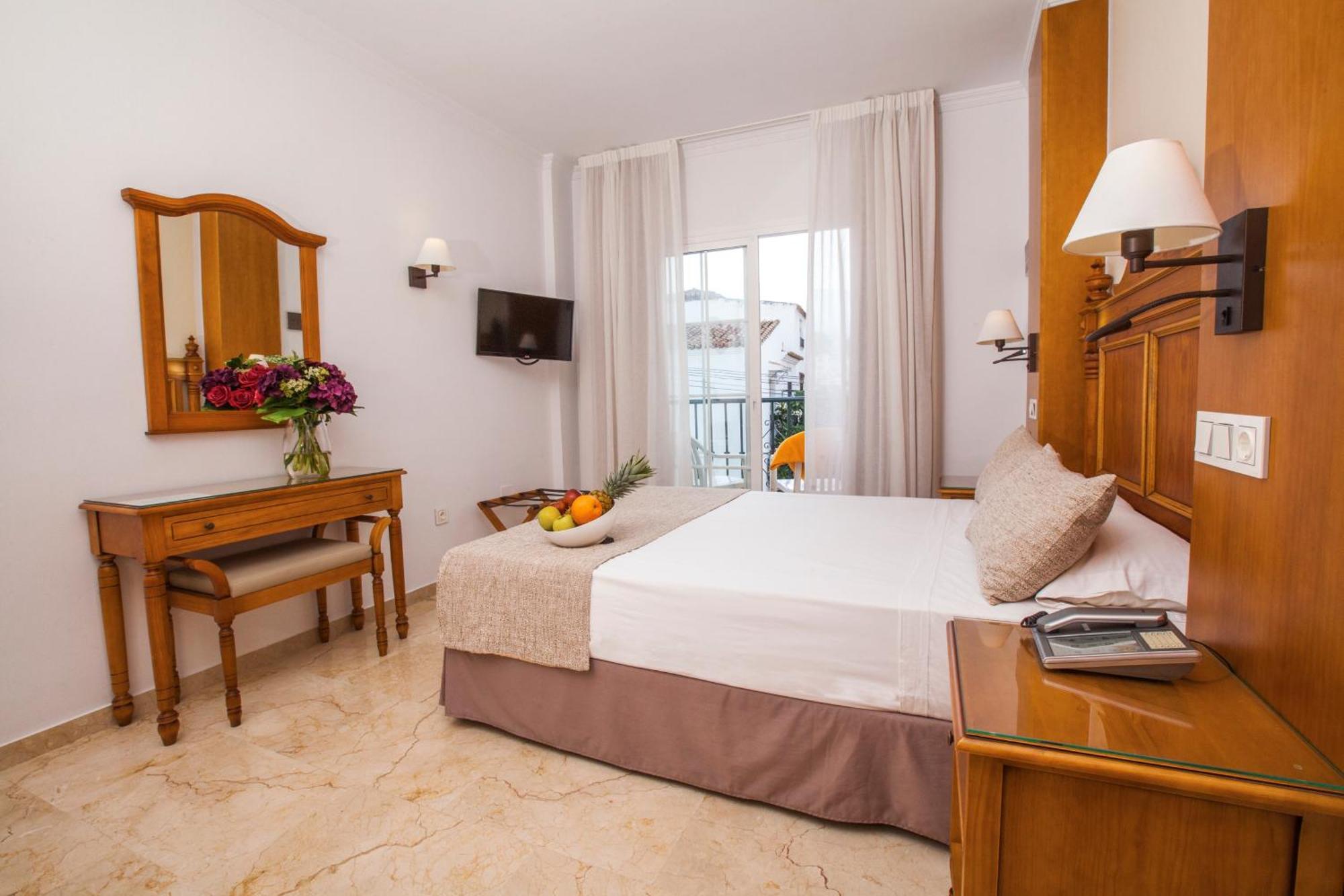 Hotel Villa Flamenca نيرخا المظهر الخارجي الصورة